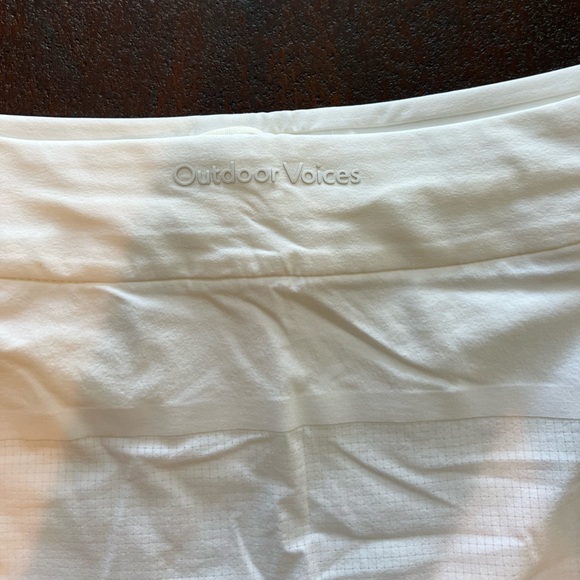 Outdoor Voiced The Exercise 3” Skort in White Size Small - Picture 3 of 4